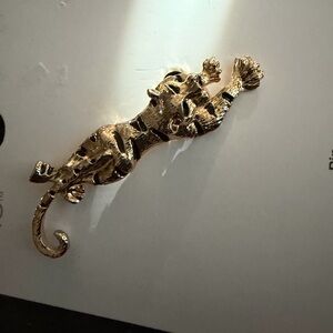 Time and Tru Gold Tiger Brooch Pin